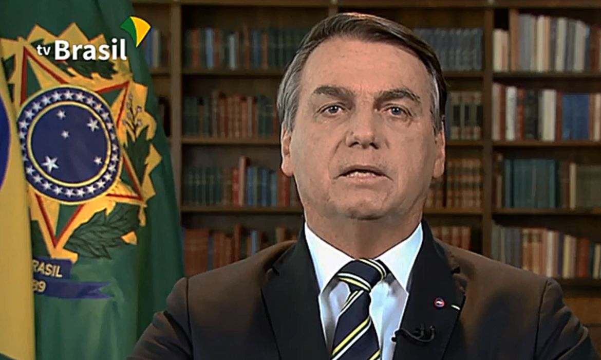 Em pronunciamento Bolsonaro destaca compromisso com democracia e Constituição