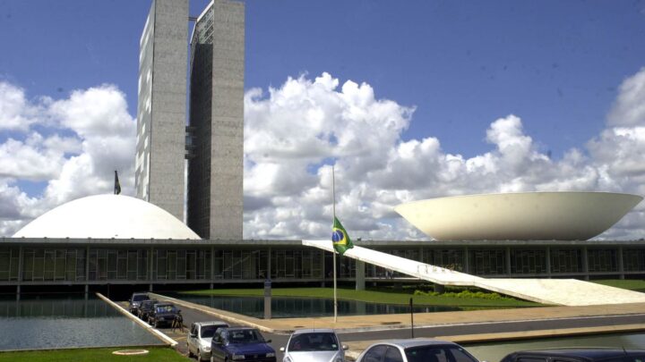 Câmara e Senado elegem suas presidências nesta quarta-feira