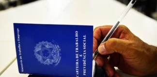 Taxa de desemprego em agosto fica em 5,6% e repete recorde de mínima